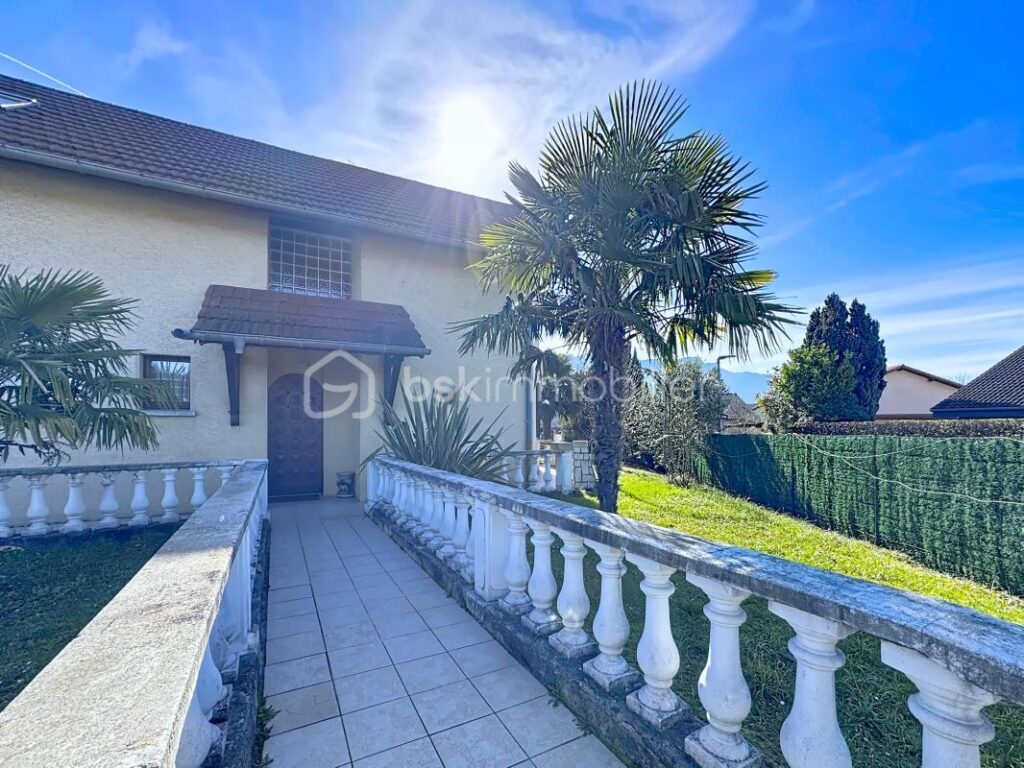 Maison familiale au calme avec terrasse et garage – Moirans (Chemin des Mûriers – 5 pièces – 3 chambres – 146 m²