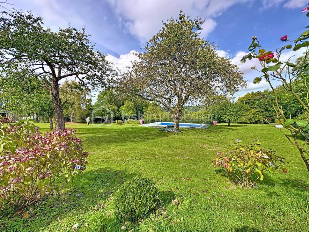 Maison de campagne avec grande dépendance et piscine – 6 pièces – 3 chambres – 129 m²