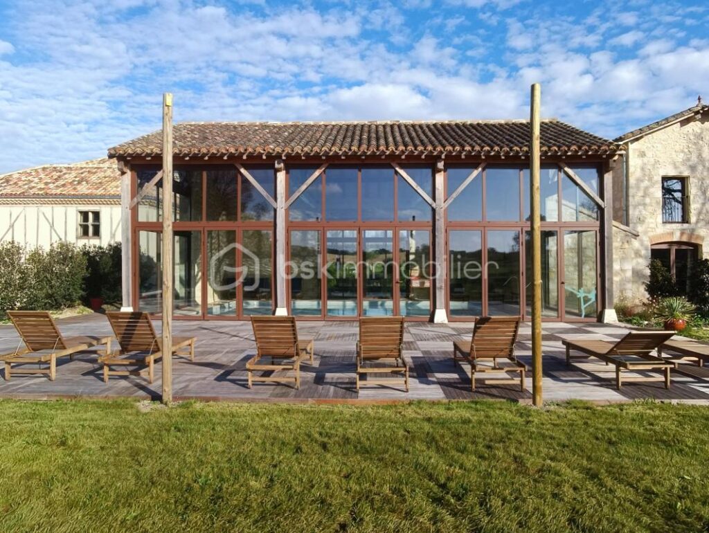 Domaine prestigieux pour événements et hébergement des invités dans un cadre enchanteur de 13 hectares ! – NR pièces – 13 chambres – 1307 m²