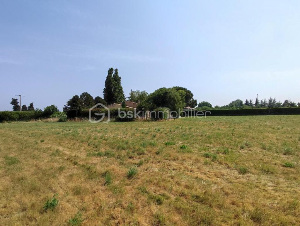 Villa d’architecte avec piscine, garage et plus de 16000km de terrain – 5 pièces – 3 chambres – 150 m²