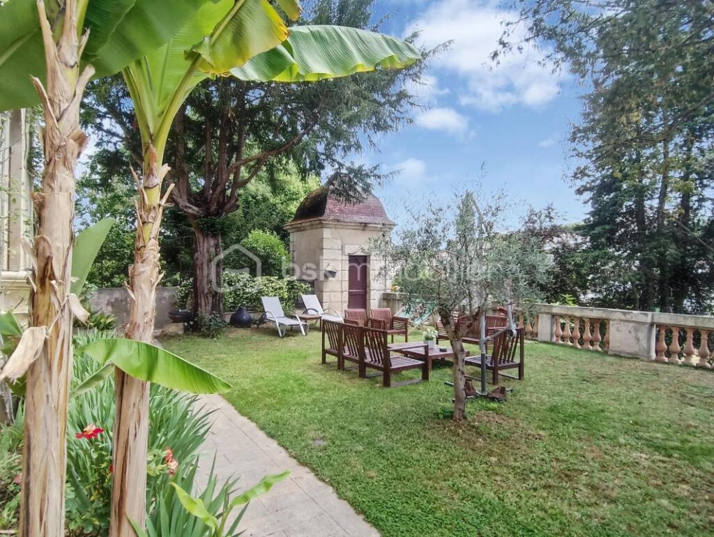 Un Voyage Hors du Temps à Auch – 7 pièces – 4 chambres – 210 m²