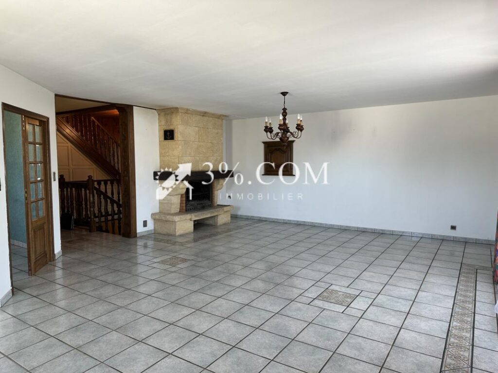 Locaux commerciaux avec logement 639 m2 DOMBASLE EN XANTOIS – 12 pièces – 6 chambres – 639 m²