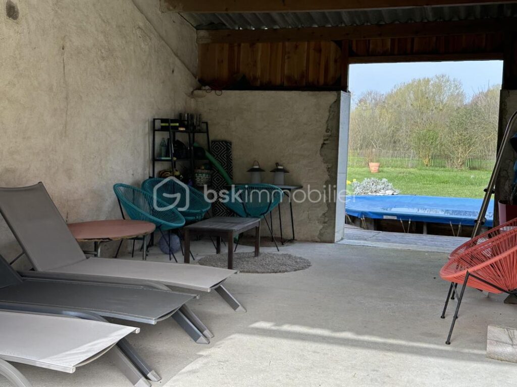 Maison en pierre avec dépendances et grand jardin – 5 pièces – 4 chambres – 132 m²