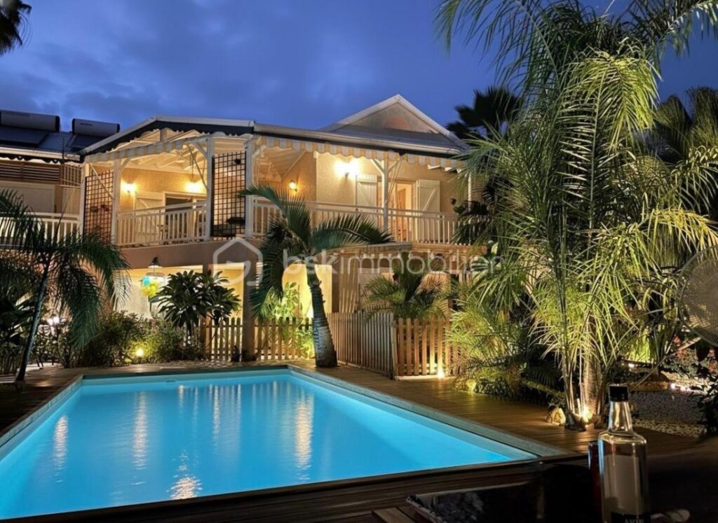 Splendide gîte avec piscine et spas Saint François – 6 pièces – 5 chambres – 170 m²