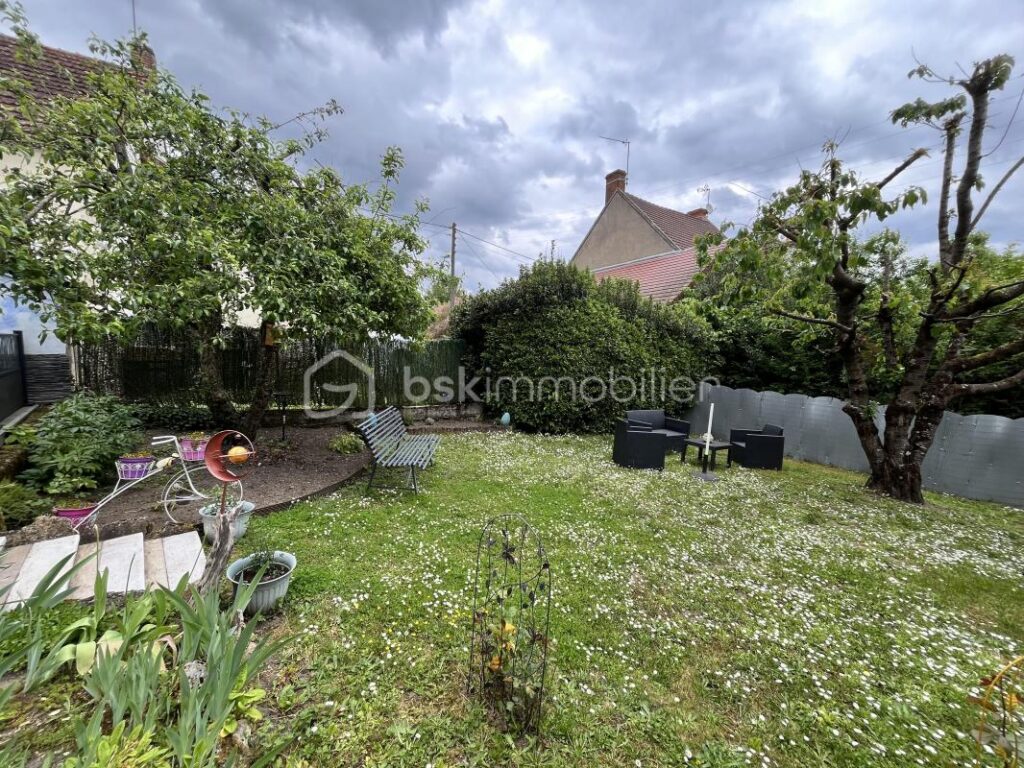 Charmante maison de village rénovée avec jardin – 4 pièces – 2 chambres – 73 m²