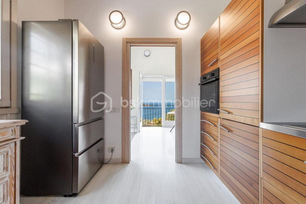 Superbe Maison rénovée de 219m2, 5 pièces, 4 chambres – Quartier du Trayas – 5 pièces – 4 chambres – 219 m²