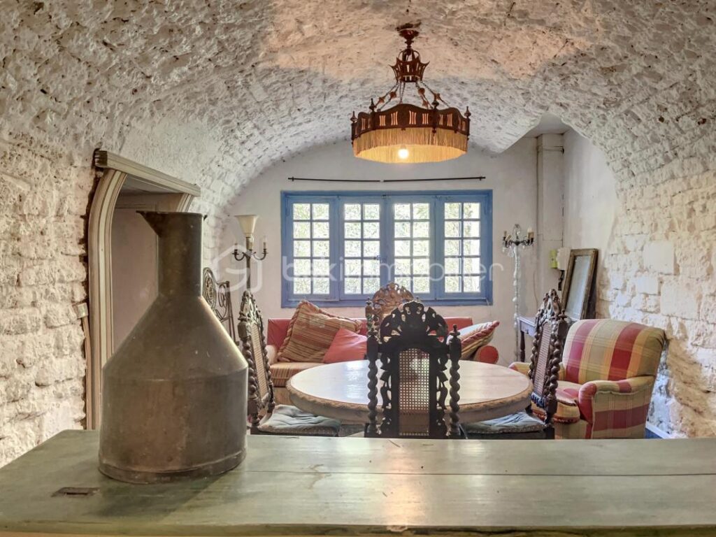 Exceptionnelle Propriété de Prestige avec Maison d’Amis, Piscine et Vues à 360° – 12 pièces – 9 chambres – 341 m²