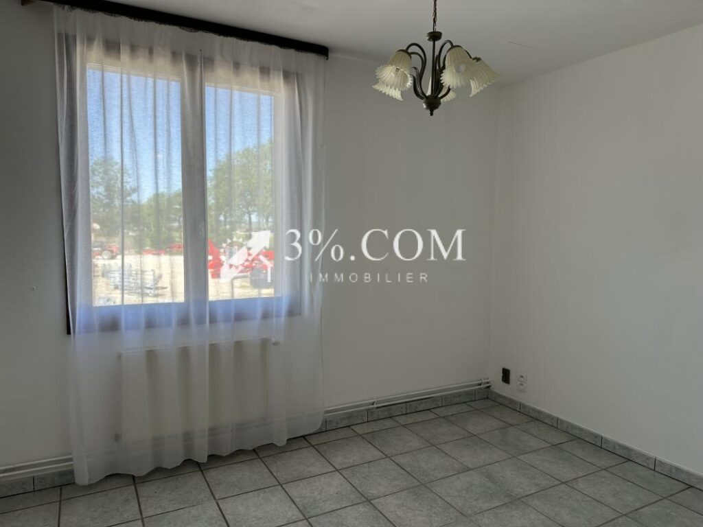 Locaux commerciaux avec logement 639 m2 DOMBASLE EN XANTOIS – 12 pièces – 6 chambres – 639 m²