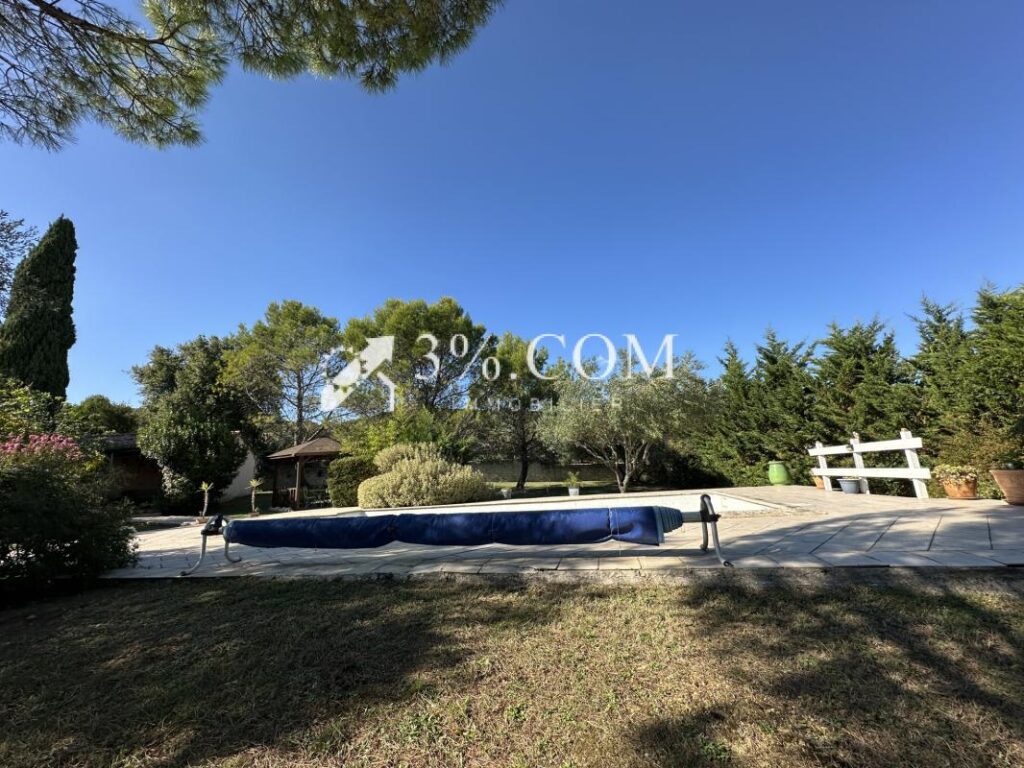 Maison de caractère 4 chambres, bureau et spacieux jardin ar – 8 pièces – 4 chambres – 183 m²