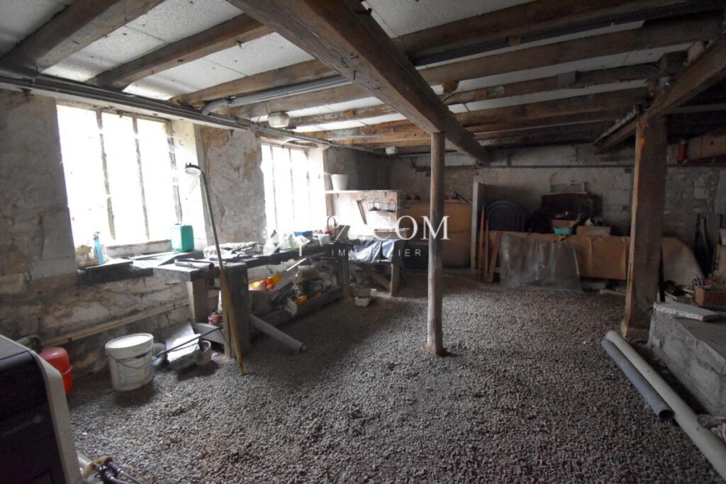 Ancien moulin de 154 m2, 3 chambres, 2 bureaux, dans écrin d – 5 pièces – 3 chambres – 153 m²