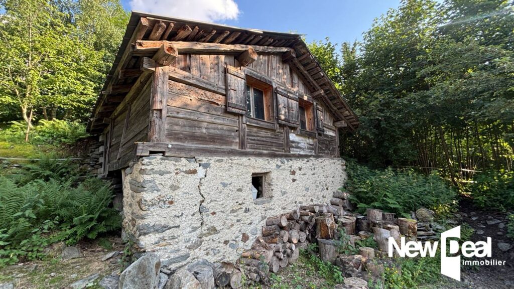 MAISON DE PAYS – 9 pièces – 5 Chambres – 265 m² surface Totale – Bergerie – Terrain 3610 m² – LES HOUCHES – 9 pièces – 5 chambres – 184 m²