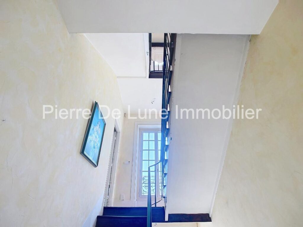 Propriété de caractère avec vue panoramique – 10 pièces – 4 chambres – 426 m²