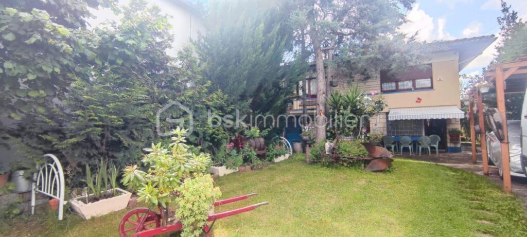 Maison Rare aux Volumes Exceptionnels de 230 M² – 8 pièces – 4 chambres – 230 m²