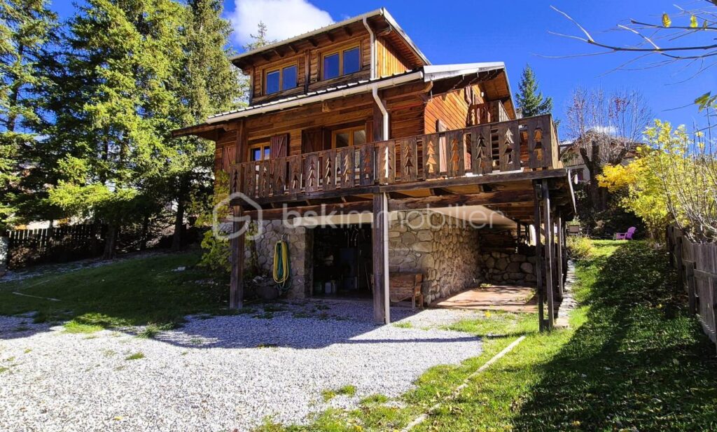 A ALLOS – MAGNIFIQUE CHALET INDIVIDUEL 5 PIÈCES – 197 m² – 8 pièces – 4 chambres – 197 m²