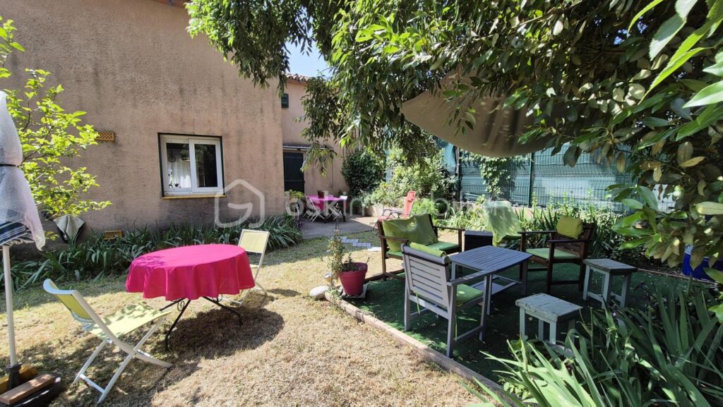 A VENDRE MAISON 3 FACES DE 131M² SUR TERRAIN DE 336M² A CERET – TROIS CHAMBRES – GARAGE – CLIMATISATION REVERSIBLE – VUE SUR LE VALLESPIR – AUCUN VIS A VIS – GARAGE – 6 pièces – 3 chambres – 131 m²