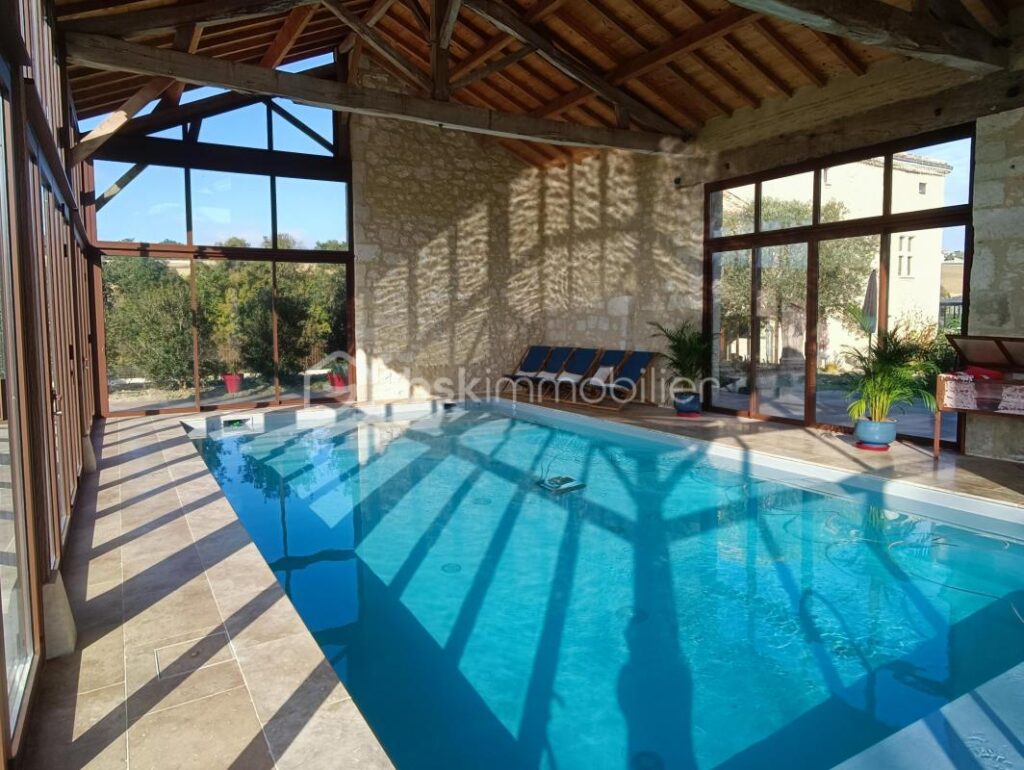 Domaine prestigieux pour événements et hébergement des invités dans un cadre enchanteur de 13 hectares ! – NR pièces – 13 chambres – 1307 m²