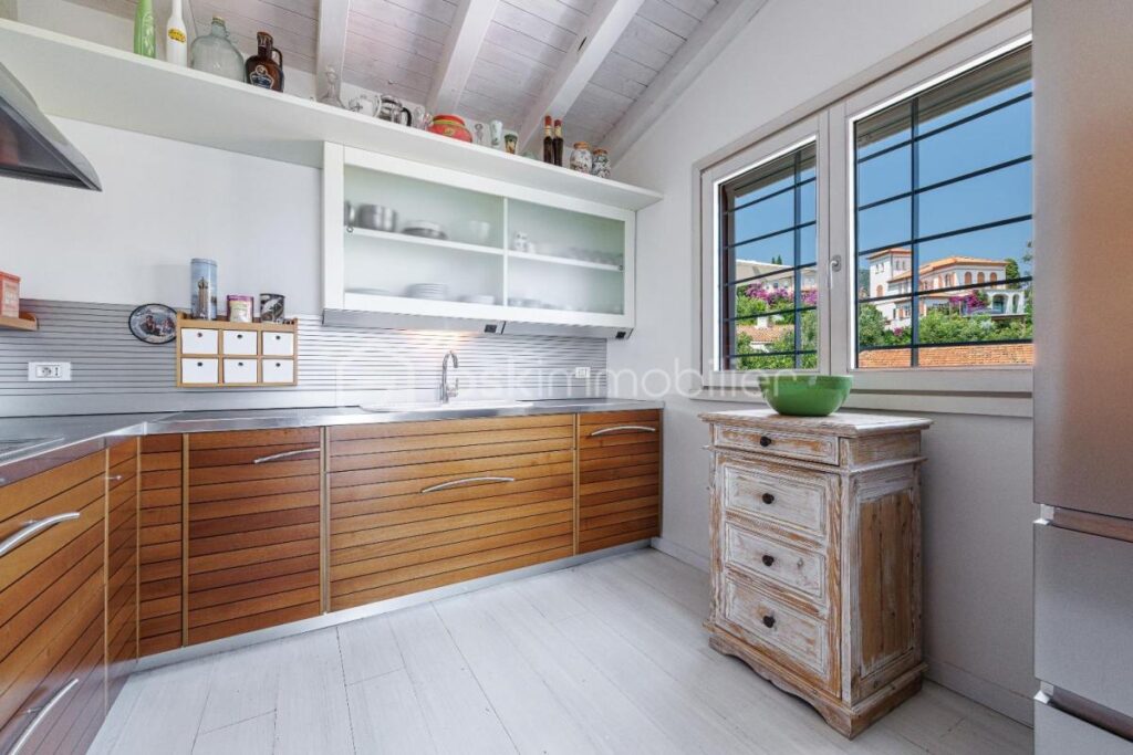 Superbe Maison rénovée de 219m2, 5 pièces, 4 chambres – Quartier du Trayas – 5 pièces – 4 chambres – 219 m²