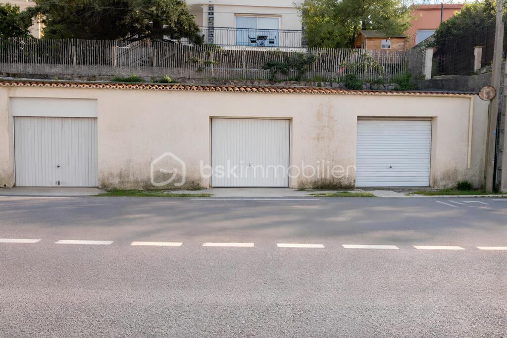 VILLA DE PLAIN-PIED VUE MER – 167 m² – TERRASSES – PISCINE – ROOF-TOP – À 50 MÈTRES DE LA MER – PROCHE PLAGES DES SABLETTES – 3 CHAMBRES + DÉPENDANCE – 599 000 € – 6 pièces – 4 chambres – 167 m²