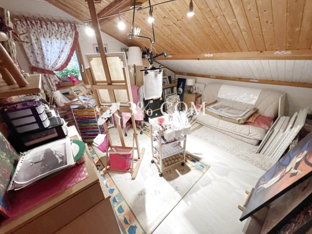 Chalet de Caractére + 5000 M2 Terrain 147 m2 – 9 pièces – 4 chambres – 147 m²