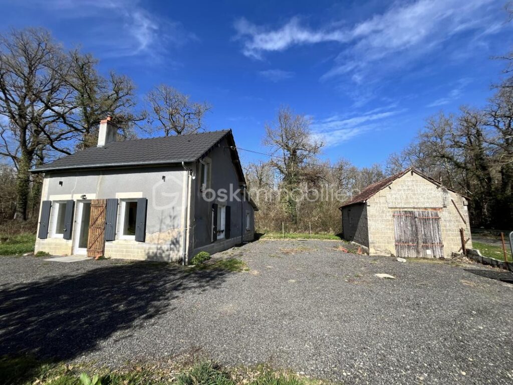 Superbe maison de campagne fraîchement rénovée sur son magnifique terrain au cœur de la forêt – 4 pièces – 2 chambres – 90 m²