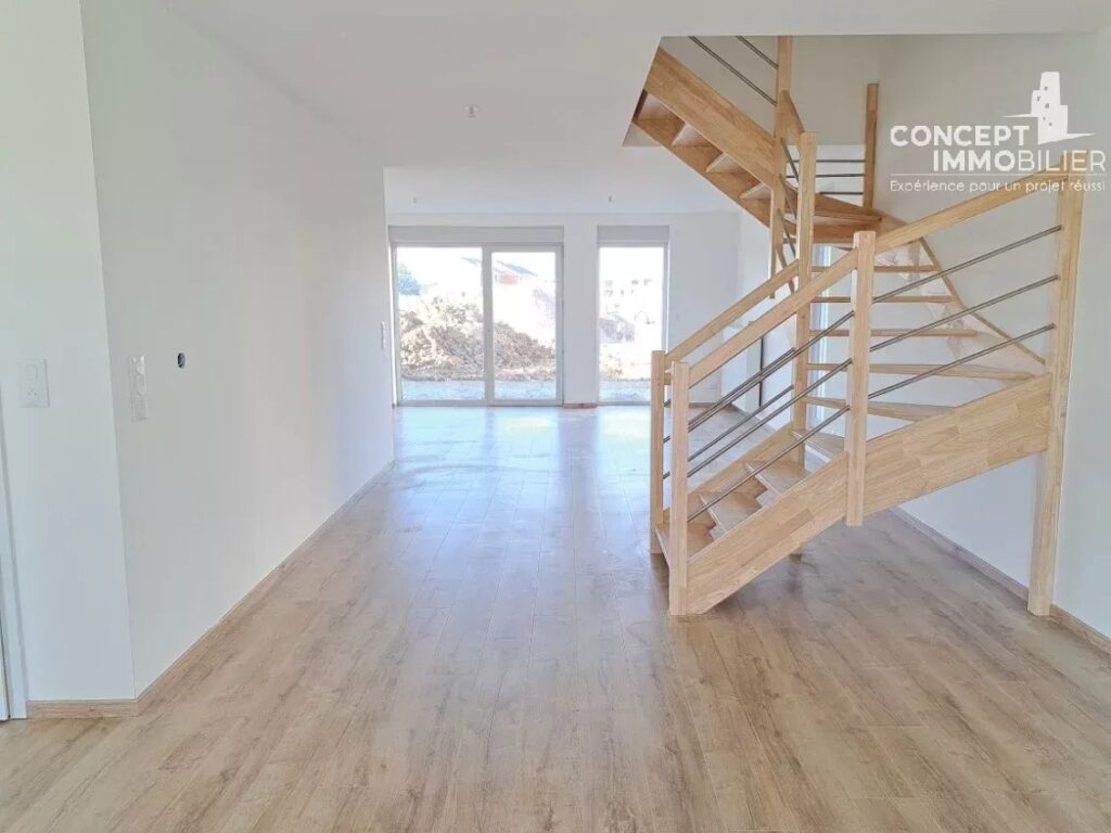 Maison Fameck 5 pièce(s) 111 m2 – garage et jardin – quartier calme – 5 pièces – 4 chambres – 111 m²