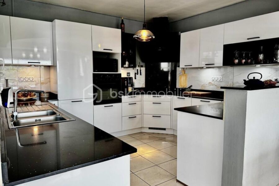 Maison à vendre à Les avirons — Vue mer — photo 4