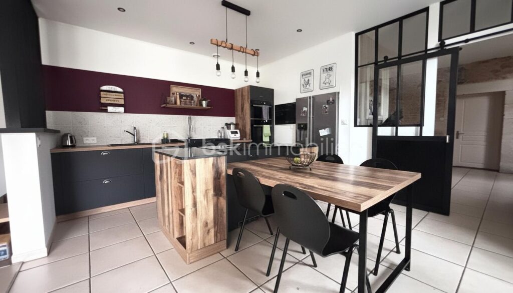 Longère avec vue dur la vallée – 6 pièces – 3 chambres – 200 m²