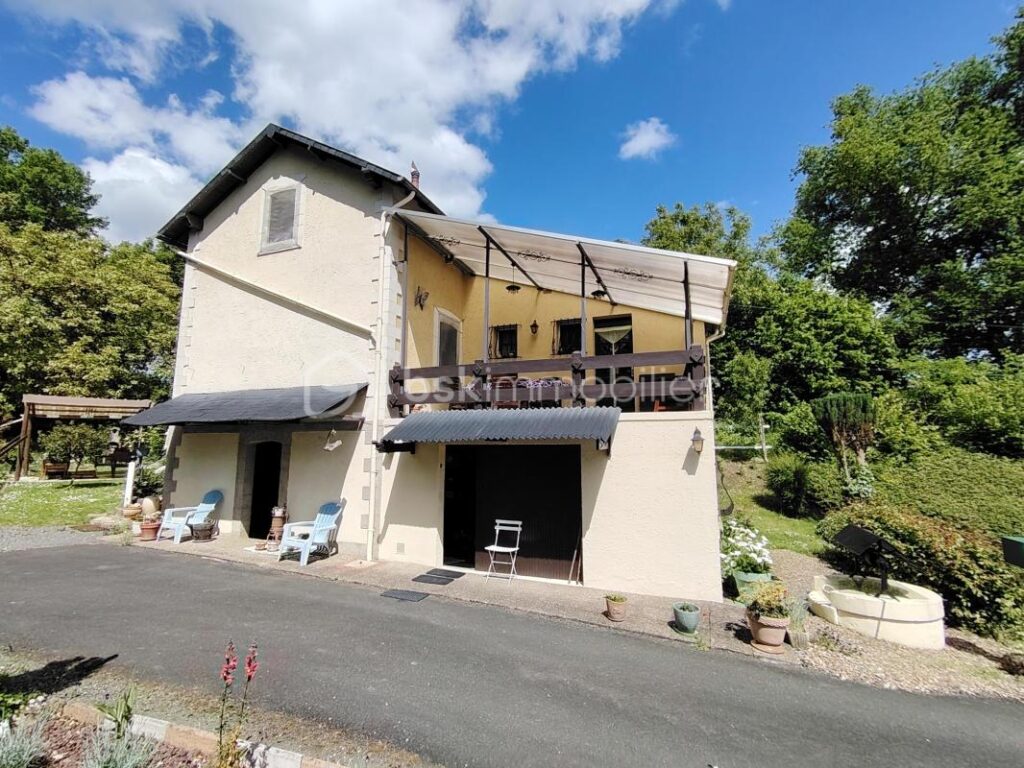 Maison de charme en campagne à Chenu – Tranquillité et vues dégagées garanties ! – 4 pièces – 3 chambres – 75 m²