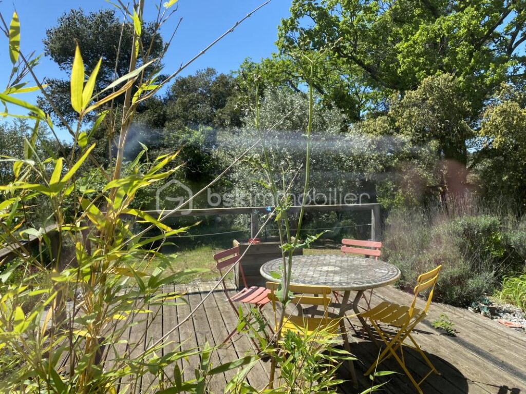 MAISON DE 190 m2-TERRAIN 15199 M2- 4 CHAMBRES-2 SALLES D’EAU-2 WC-PISCINE-GARAGE-ECURIE 33M2 – 7 pièces – 4 chambres – 190 m²