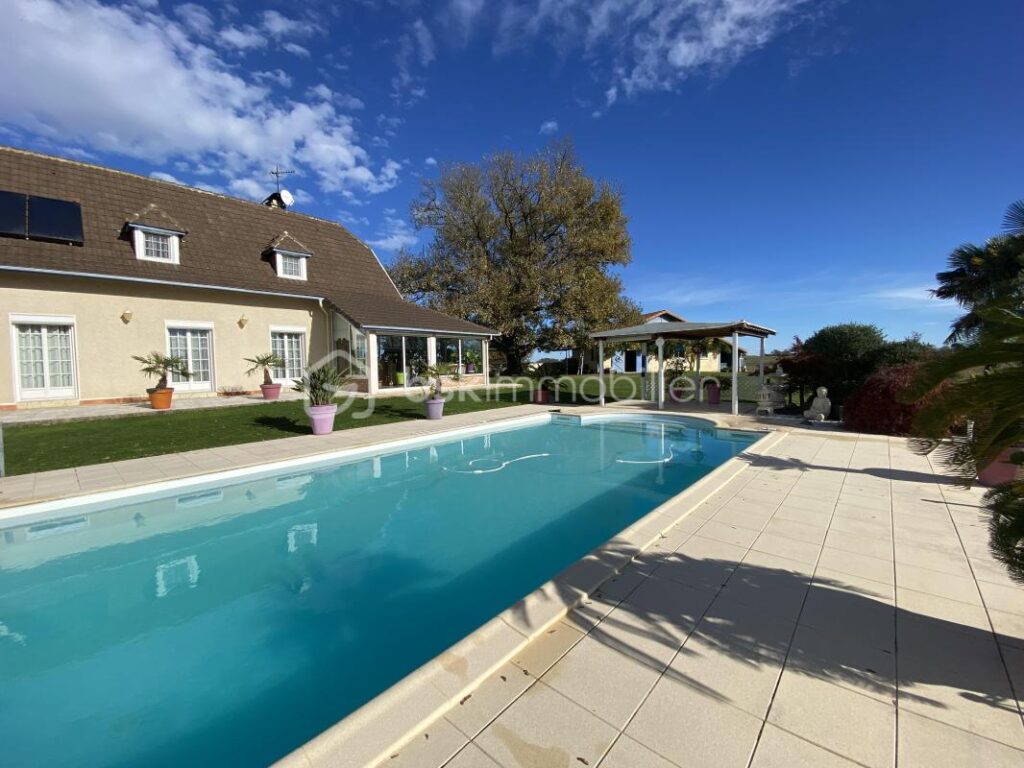 PAU NORD – MAISON 165 M² + GITE 140 m² + DEPENDANCE 60 M² – 7 pièces – 5 chambres – 305 m²