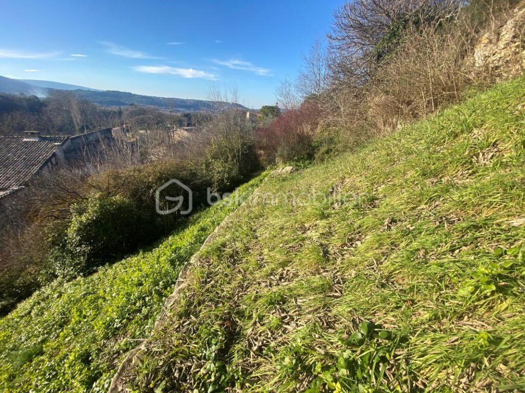 Terrain constructible 625 m² – Vue imprenable sur le Luberon – Bonnieux – NR pièces – NR chambres – 625 m²