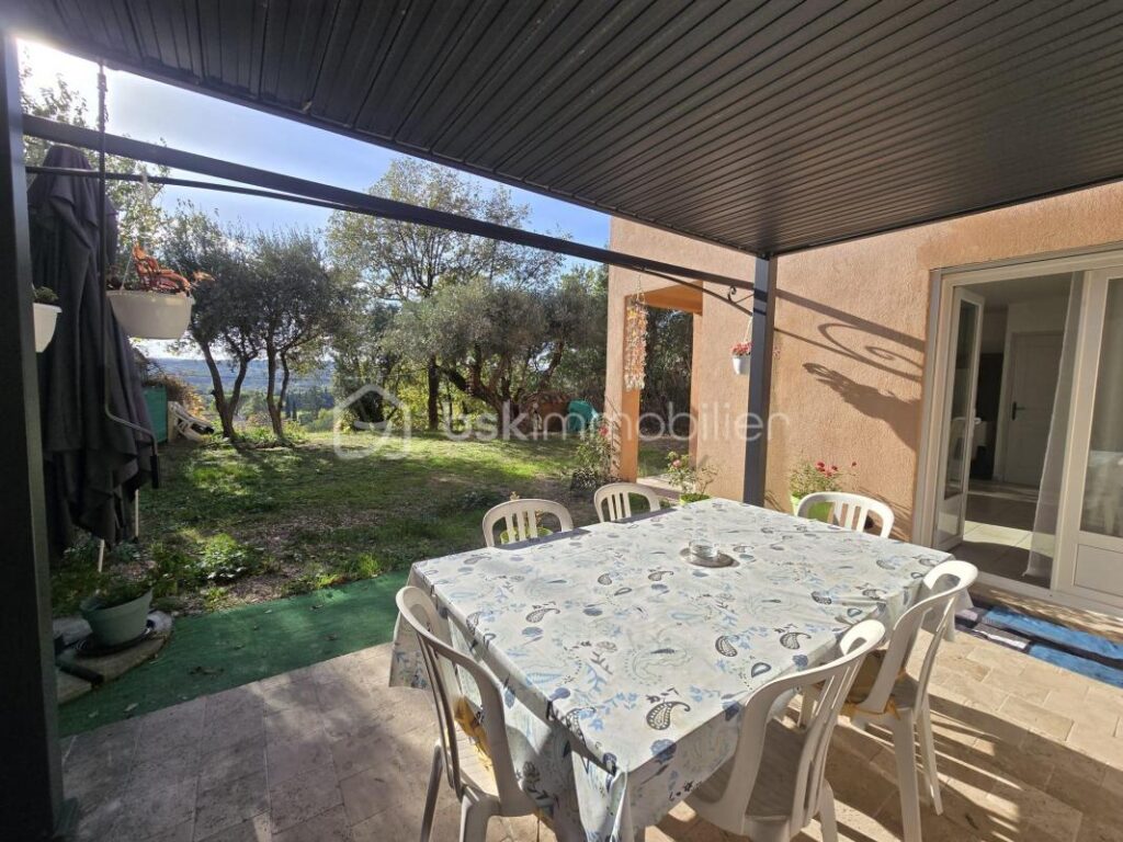 FAYENCE VENTE MAISON 4 PIECES PROCHE COMMERCES ET ECOLES – 4 pièces – 3 chambres – 92 m²