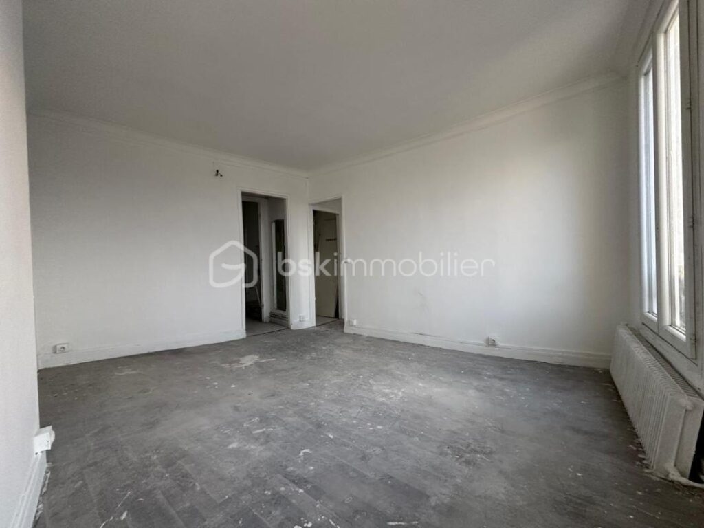 À VENDRE – Charmant appartement avec vue dégagée sur la Basilique du Sacré-Cœur – Paris – 2 pièces – 1 chambre – 35 m²