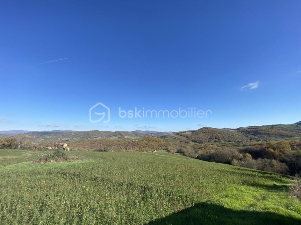 Charme, nature & autonomie – 147 m² + grange – Sud Aveyron – 5 pièces – 3 chambres – 147 m²