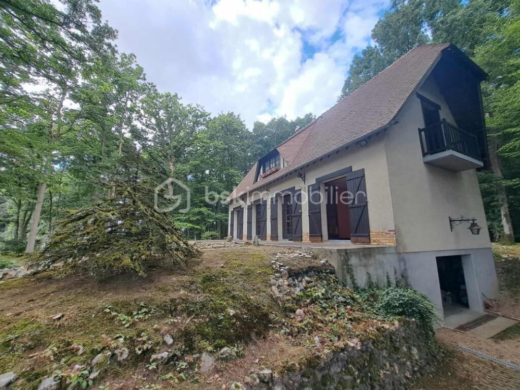Maison au cœur d’une parcelle boisée – Coup de cœur assuré ! – 4 pièces – 3 chambres – 117 m²