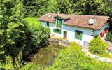 Ancien moulin sur un terrain plat de 8023m² proche du centre ville d’Hasparren ! – 6 pièces – 4 chambres – 128 m²
