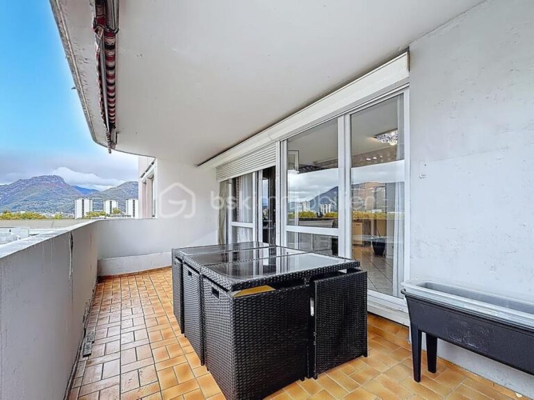 T5 LUMINEUX AVEC TERRASSE – VUE MONTAGNES – ÉCHIROLLES – 5 pièces – 4 chambres – 108 m²