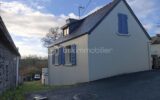 Maison habitable ** bourg callac** terrain**dépendances – 4 pièces – 2 chambres – 53 m²
