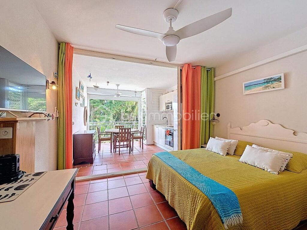 Studio Anse des Rochers vue mer et piscine – 1 pièce – 1 chambre – 33 m²