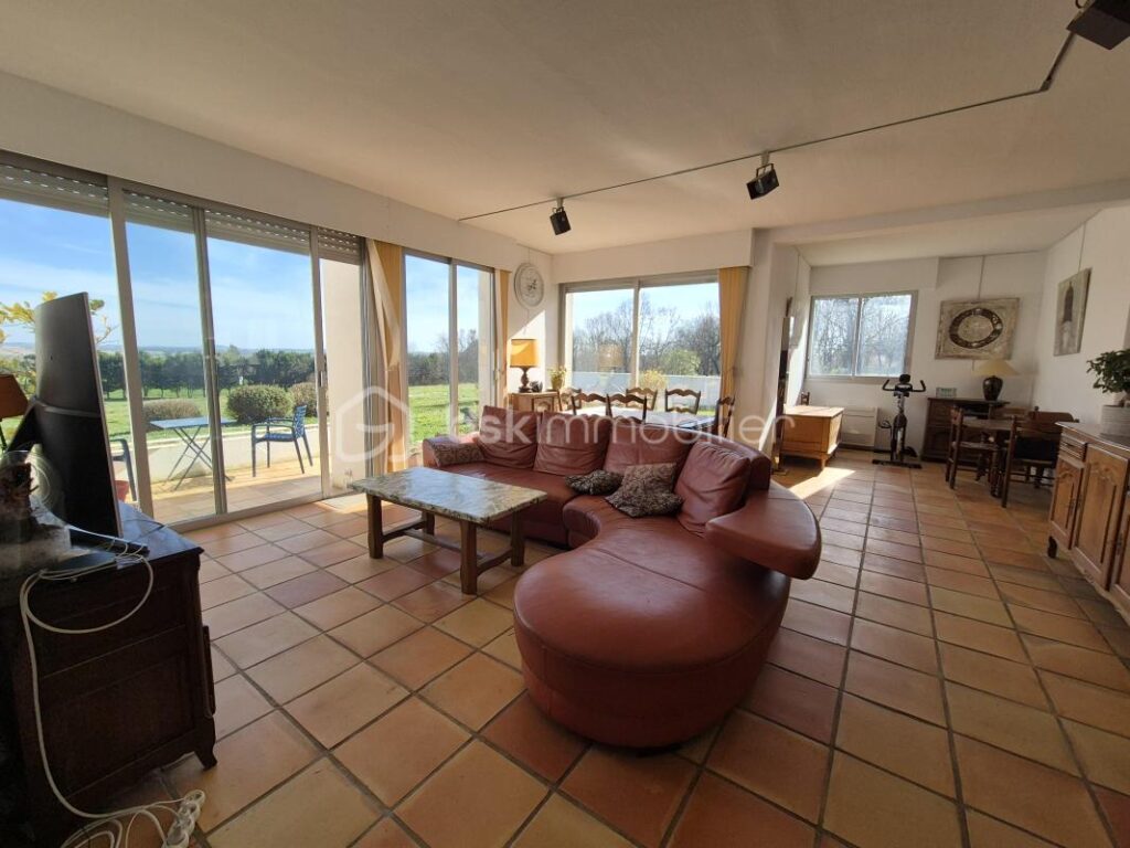 Demeure Contemporaine en campagne 195m² 6.5ha – 8 pièces – 5 chambres – 195 m²