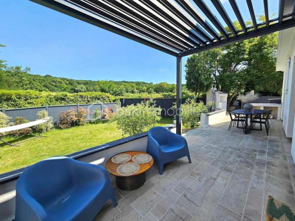 Mansart 7 pièces 216m² indépendant sous-sol DPE C – 7 pièces – 4 chambres – 151 m²