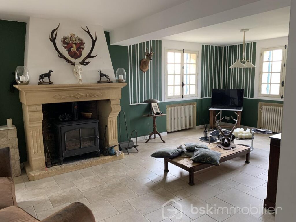 Grande maison lumineuse de 252m² – 7 pièces – 5 chambres – 252 m²