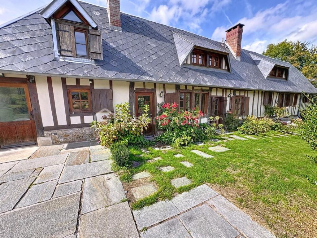 Maison de campagne avec grande dépendance et piscine – 6 pièces – 3 chambres – 129 m²