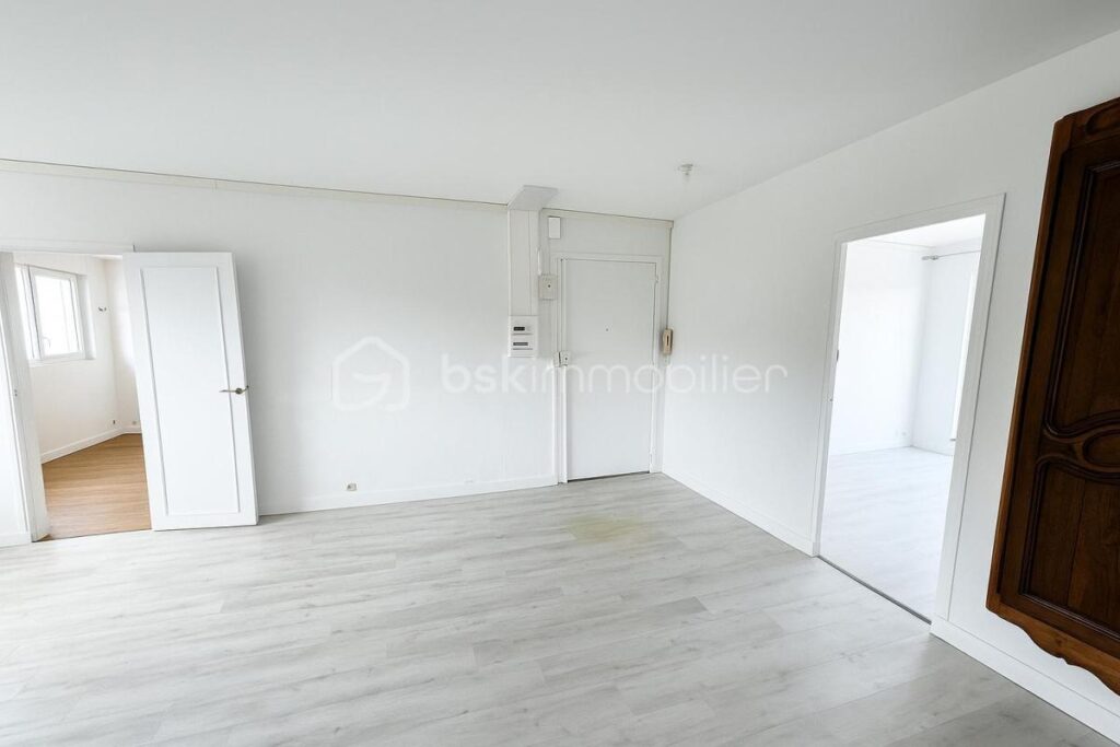 Grand appartement T4 lumineux avec balcons et vue dégagée sur Quimper – 4 pièces – 3 chambres – 85 m²