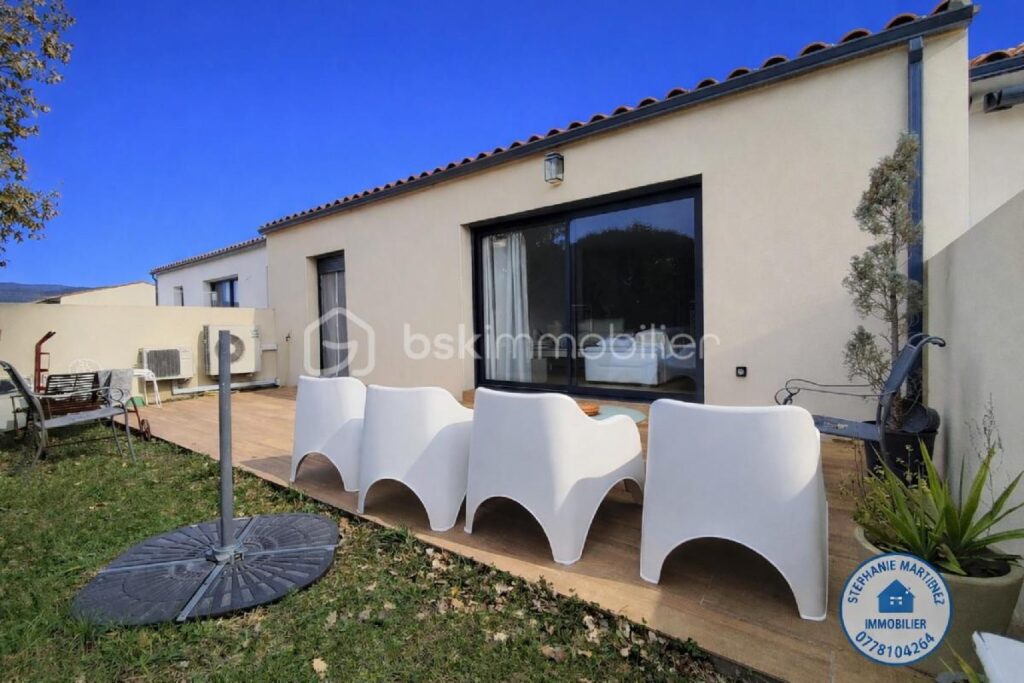 Maison contemporaine plain-pied à Vinça avec vue imprenable sur le Canigou – 4 pièces – 3 chambres – 89 m²