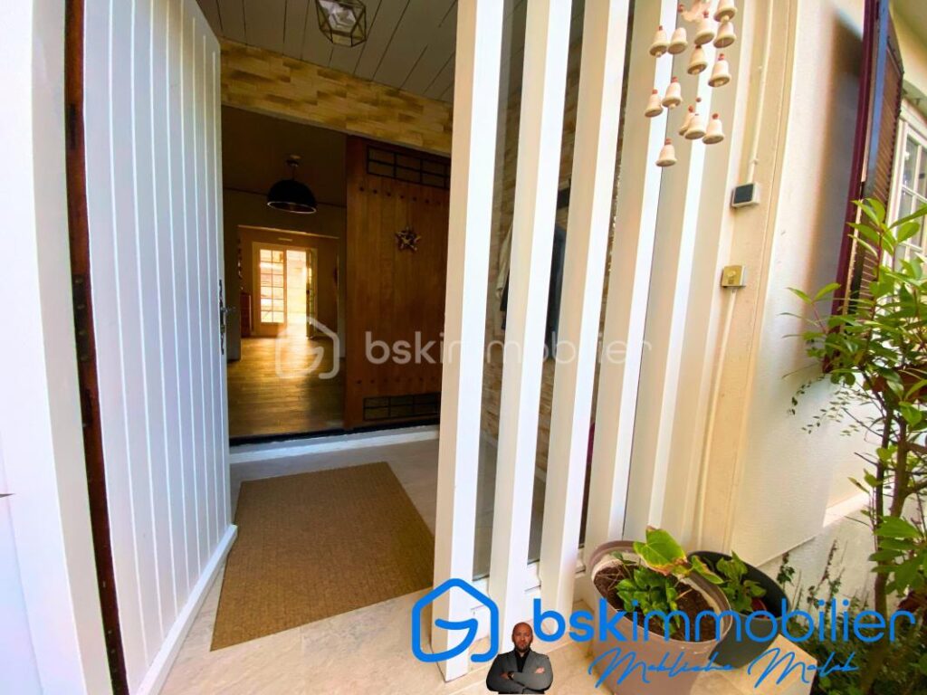 Maison d’Exception à Saint-Privat-des-Vieux – 7 pièces – 4 chambres – 175 m²