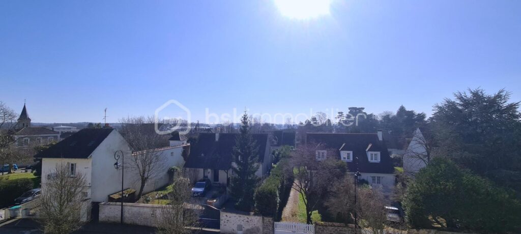 EXCLUSIVITÉ – STUDIO LUMINEUX EN DERNIER ÉTAGE À VILLECRESNES – 1 pièce – 1 chambre – 34 m²