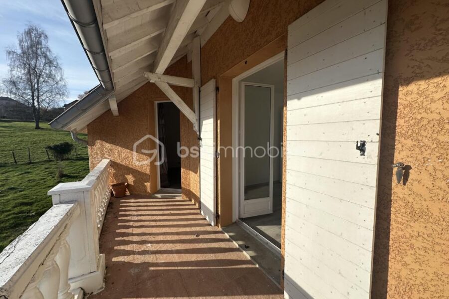 Maison à vendre à Domessin