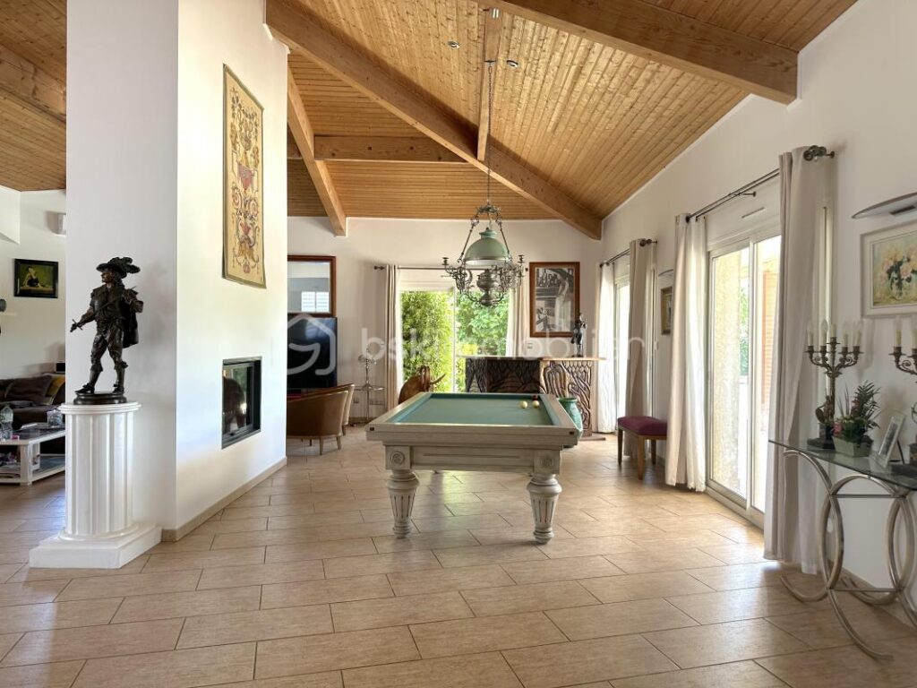 Villa d’architecte – 7 pièces 254M2 – 7 pièces – 6 chambres – 254 m²