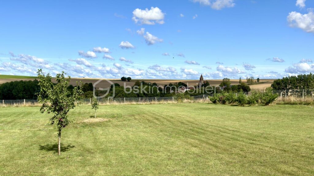 À vendre Authentique longère rénovée avec dépendances et grand terrain Saint-Gengoulph (proche Gandelu, 02) – 8 pièces – 5 chambres – 200 m²